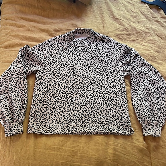 Abercrombie and Fitch Leopard Mock Neck Sweater Super Soft - Picture 3 of 4